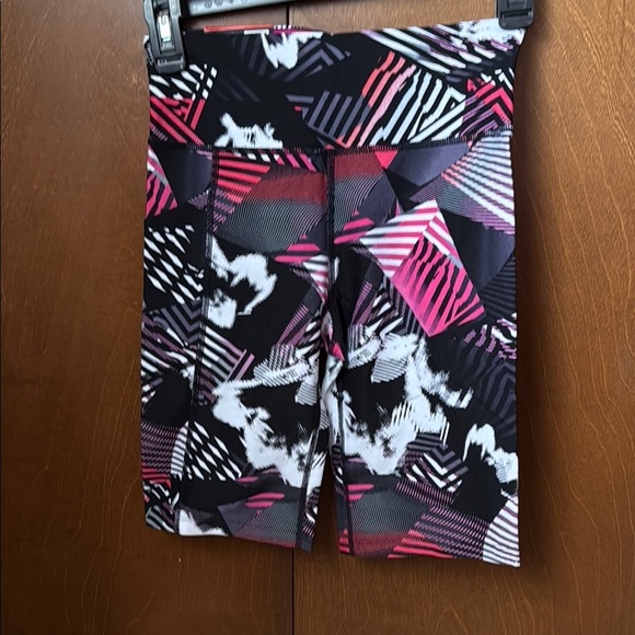 Calvin Klein NWT  Sz XS Geometric Patterned Bike Shorts Ret $39.50 - Picture 1 of 6